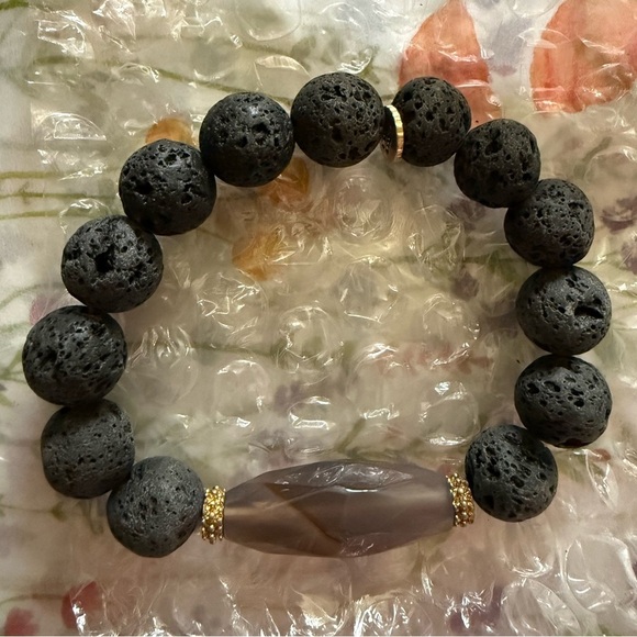 Marlyn Schiff lava stone bracelet - Picture 1 of 2
